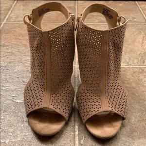 Vince Camuto “Ennisa” Heel